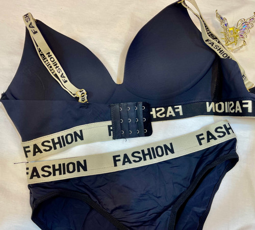 ست شورت وسوتین اسفجی بدون فنر رنگ مشکی کاپ B. مدلfashion